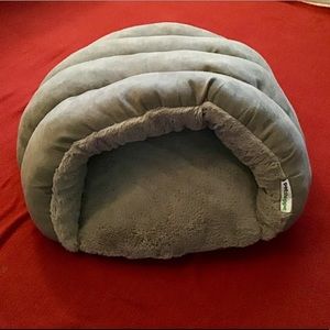 Cozy bed for dog, cat, or other small animal🐾